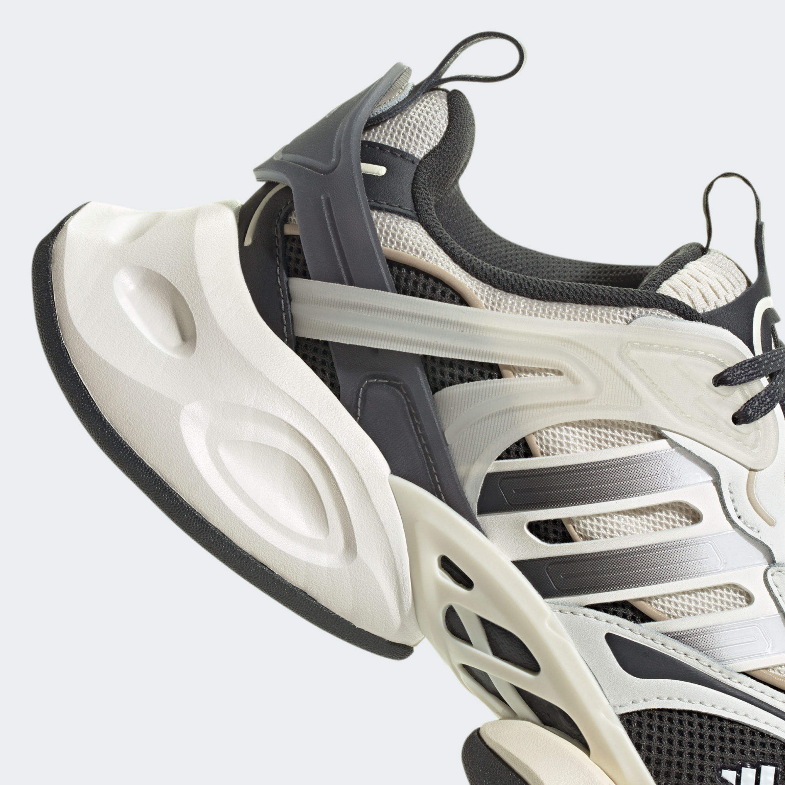 Adidas XLG Runner Deluxe Beige