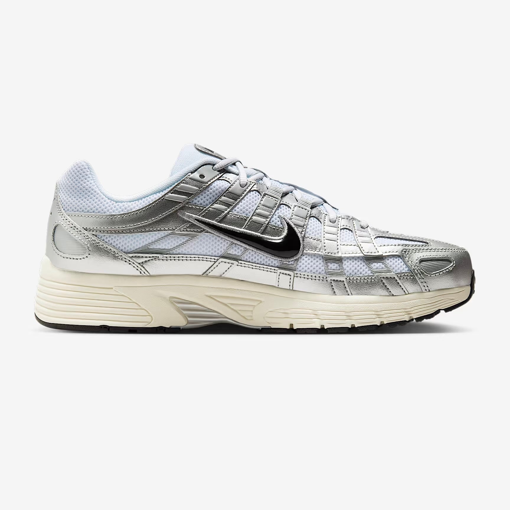 Nike P-6000 Blanc Argent Métallique Argent Plat Noir