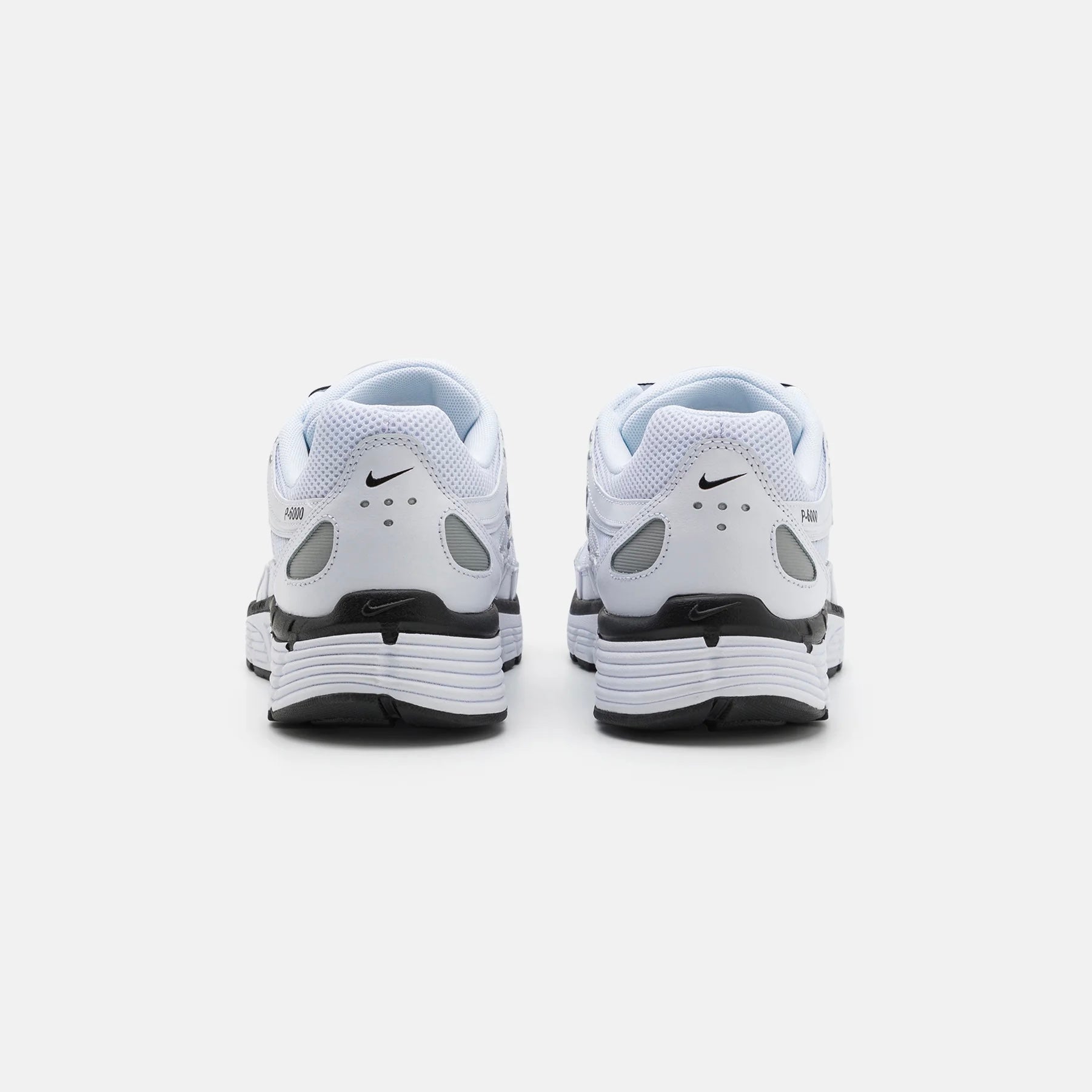 Nike P-6000 Blanc Métallique Argent Noir