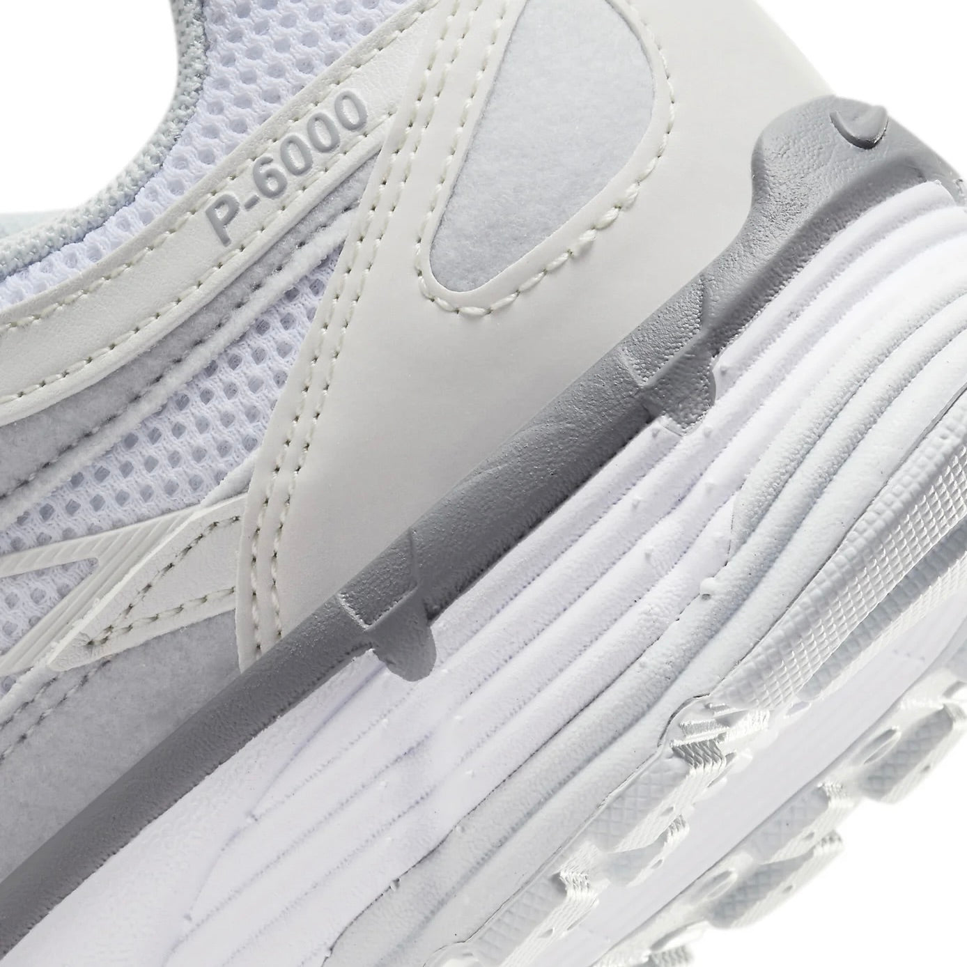Nike P-6000 Blanc sommet Platine pur