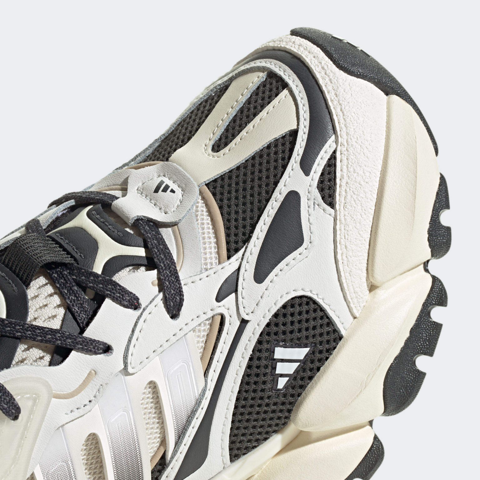 Adidas XLG Runner Deluxe Beige