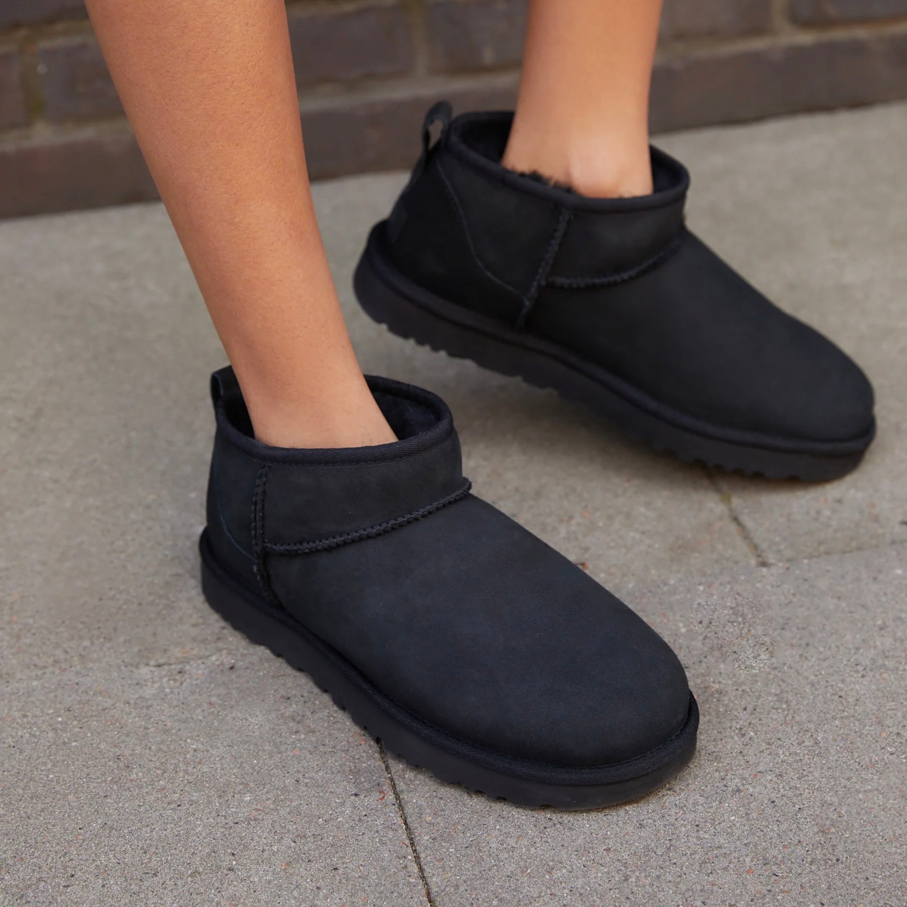 UGG Classic Ultra Mini Boot Black