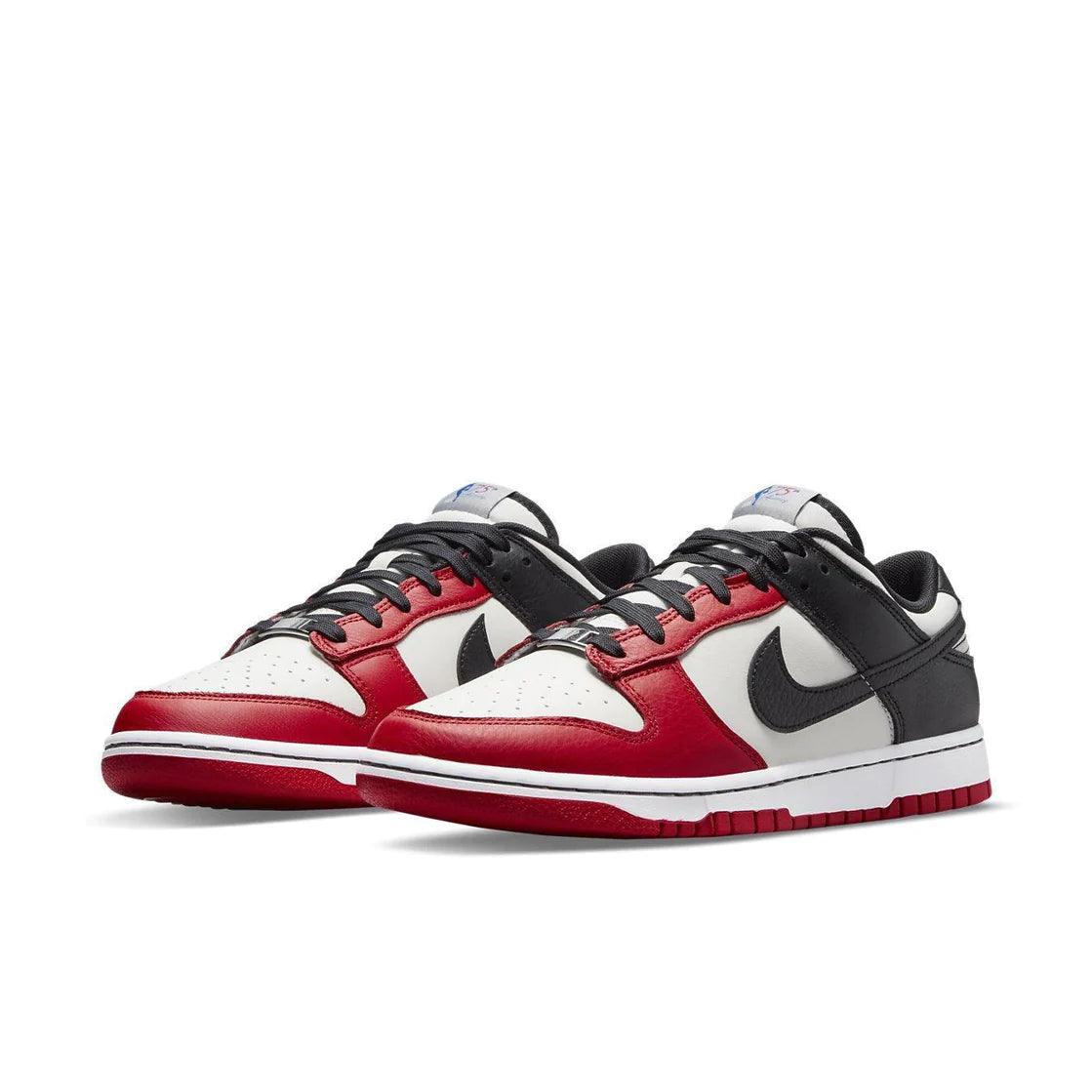 Nike Dunk Low EMB NBA Chicago