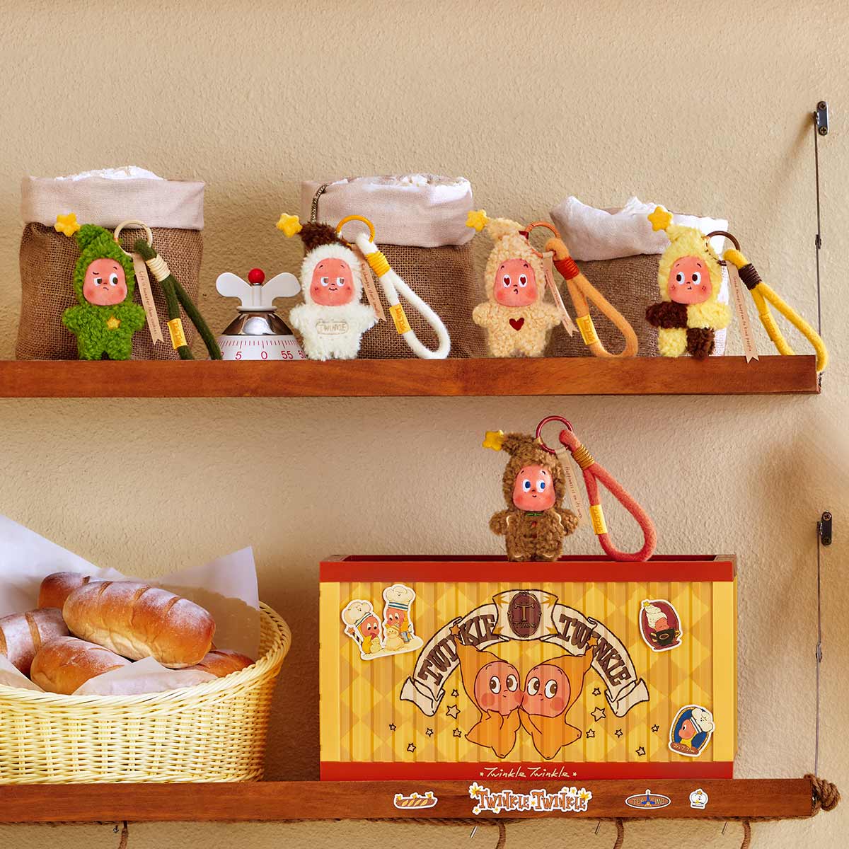 Pop Mart Twinkle Twinkle Savor the Moment Series Fresh Baked Mini Cookies Plush Pendant Sealed Case (6 Blind Boxes)