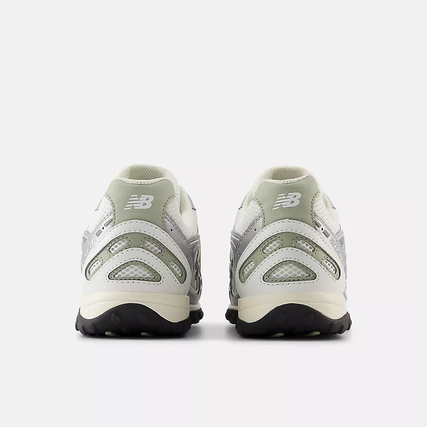 New Balance 204L Silver Metallic Sage Green