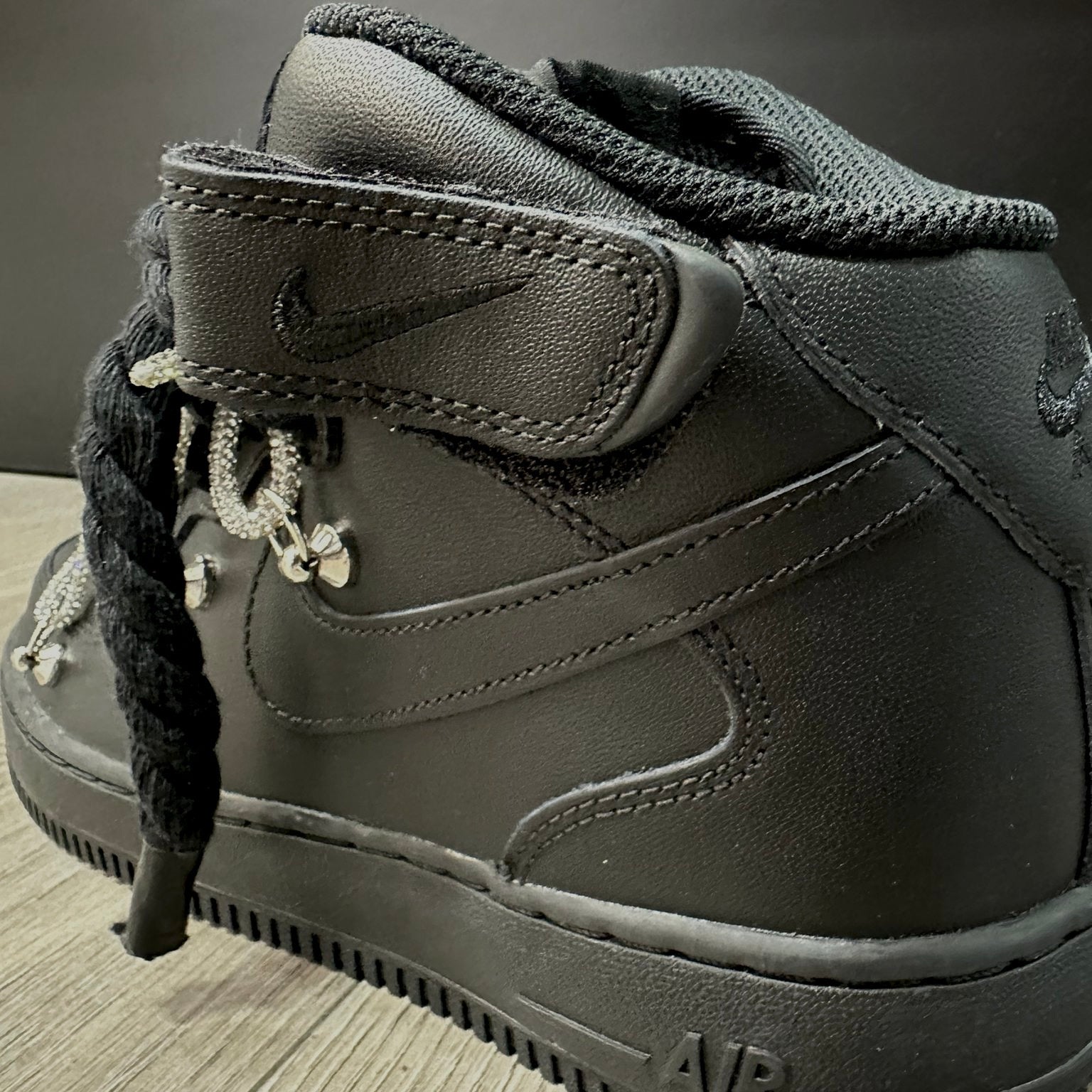 Nike Air Force 1 Mid Custom Black Rope Laces Off Glitter Swarovski Strass Argento Silver