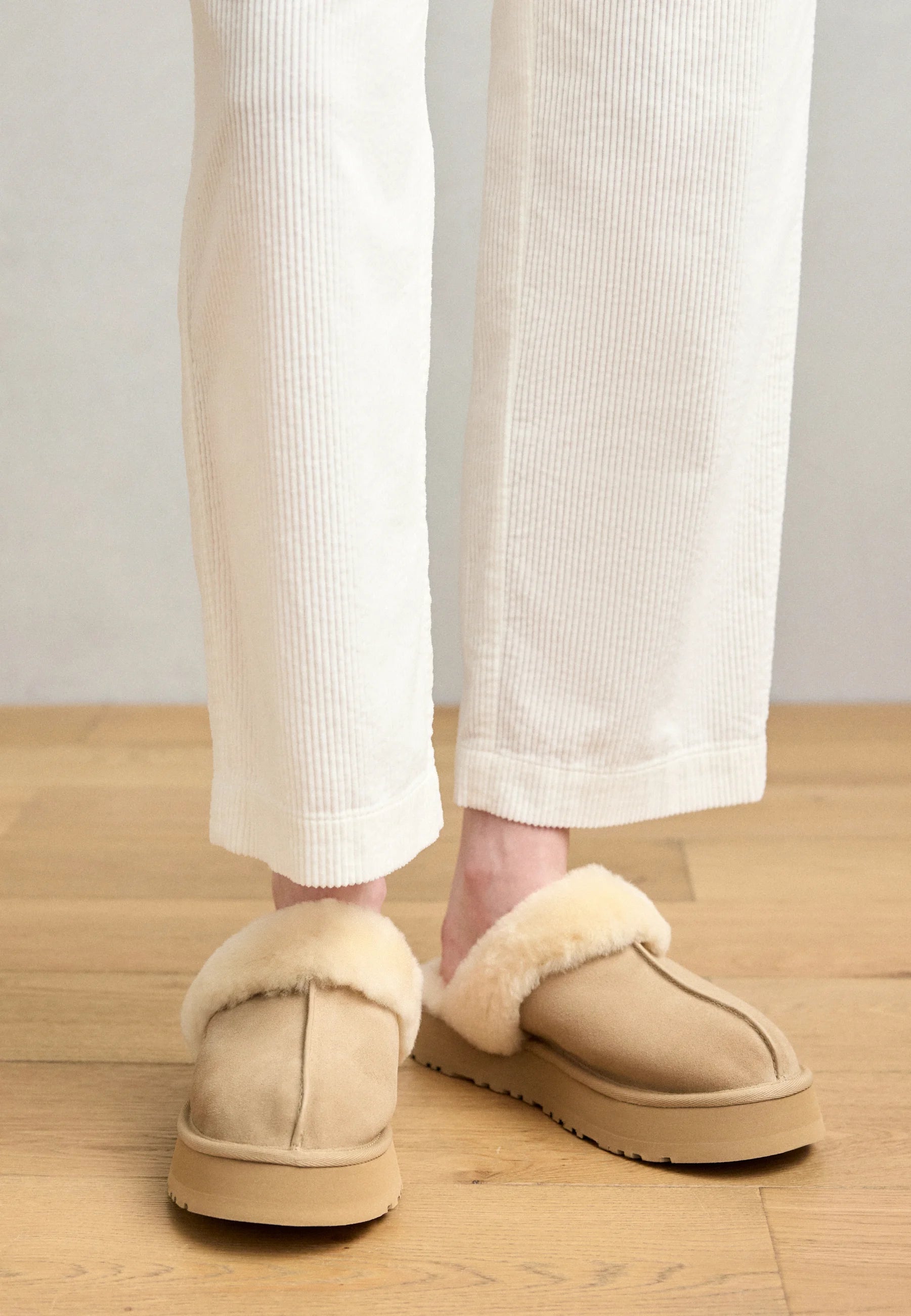 UGG Disquette Slipper Sand