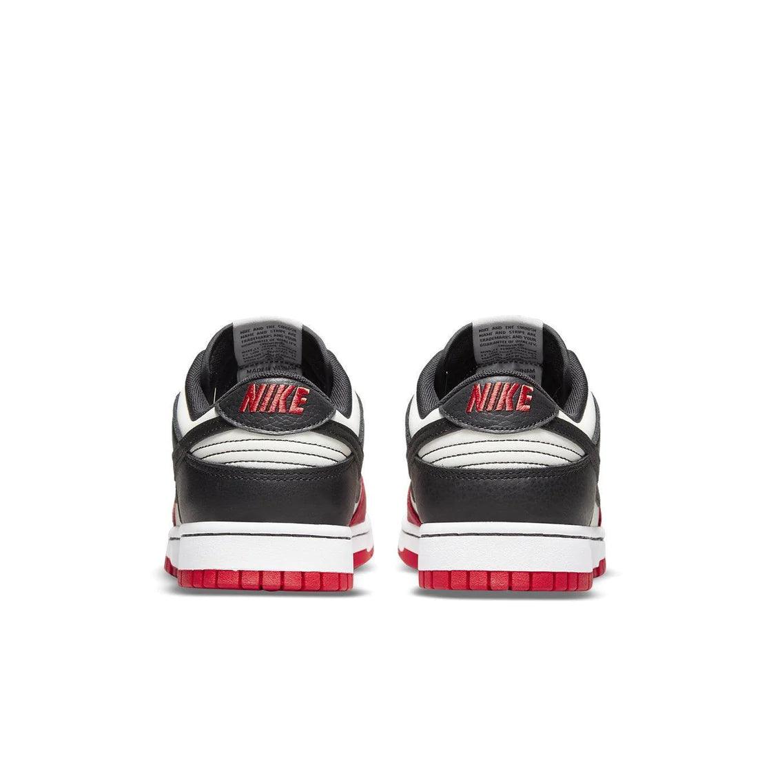 Nike Dunk Low EMB NBA Chicago