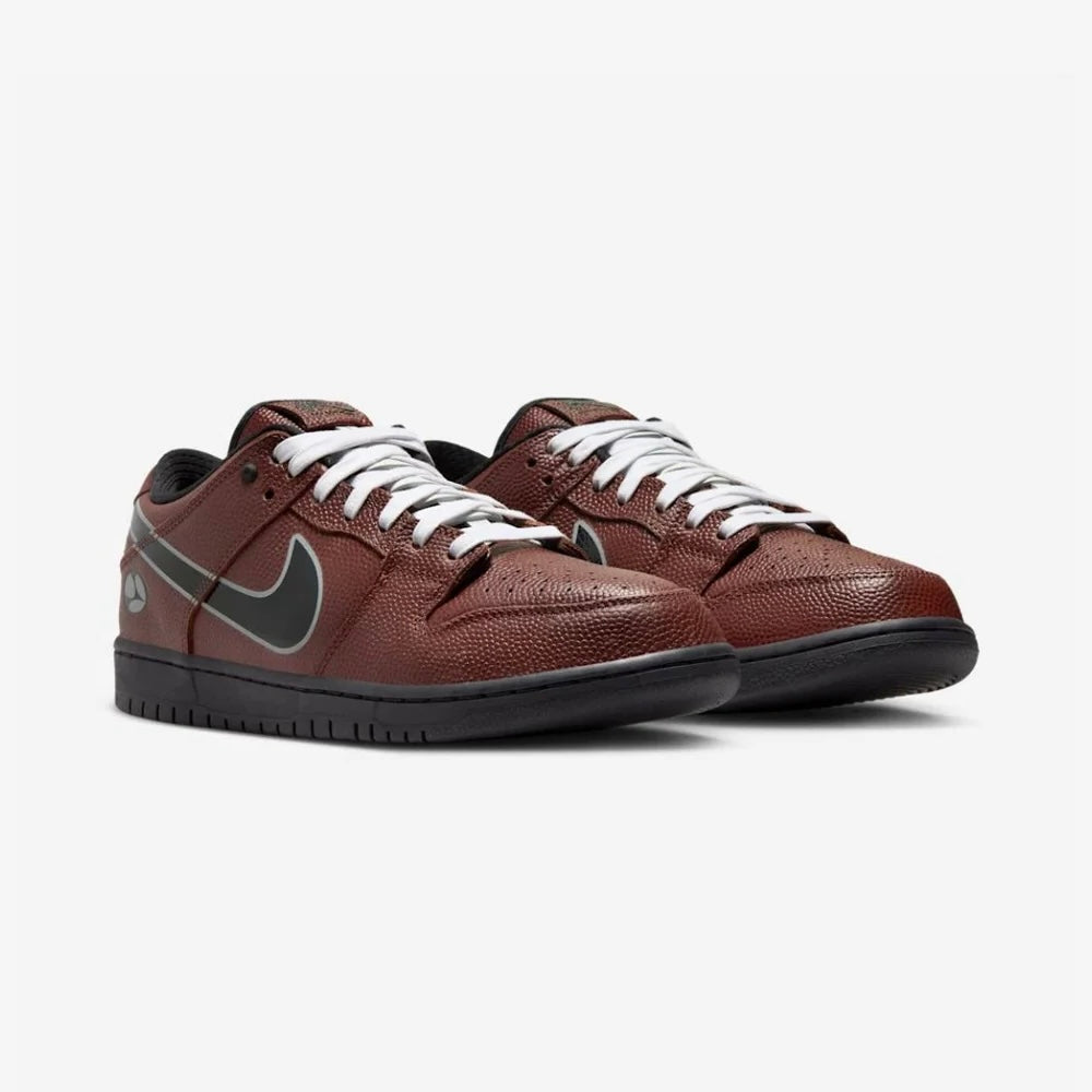 Nike SB Dunk Low Limosine Skateboards