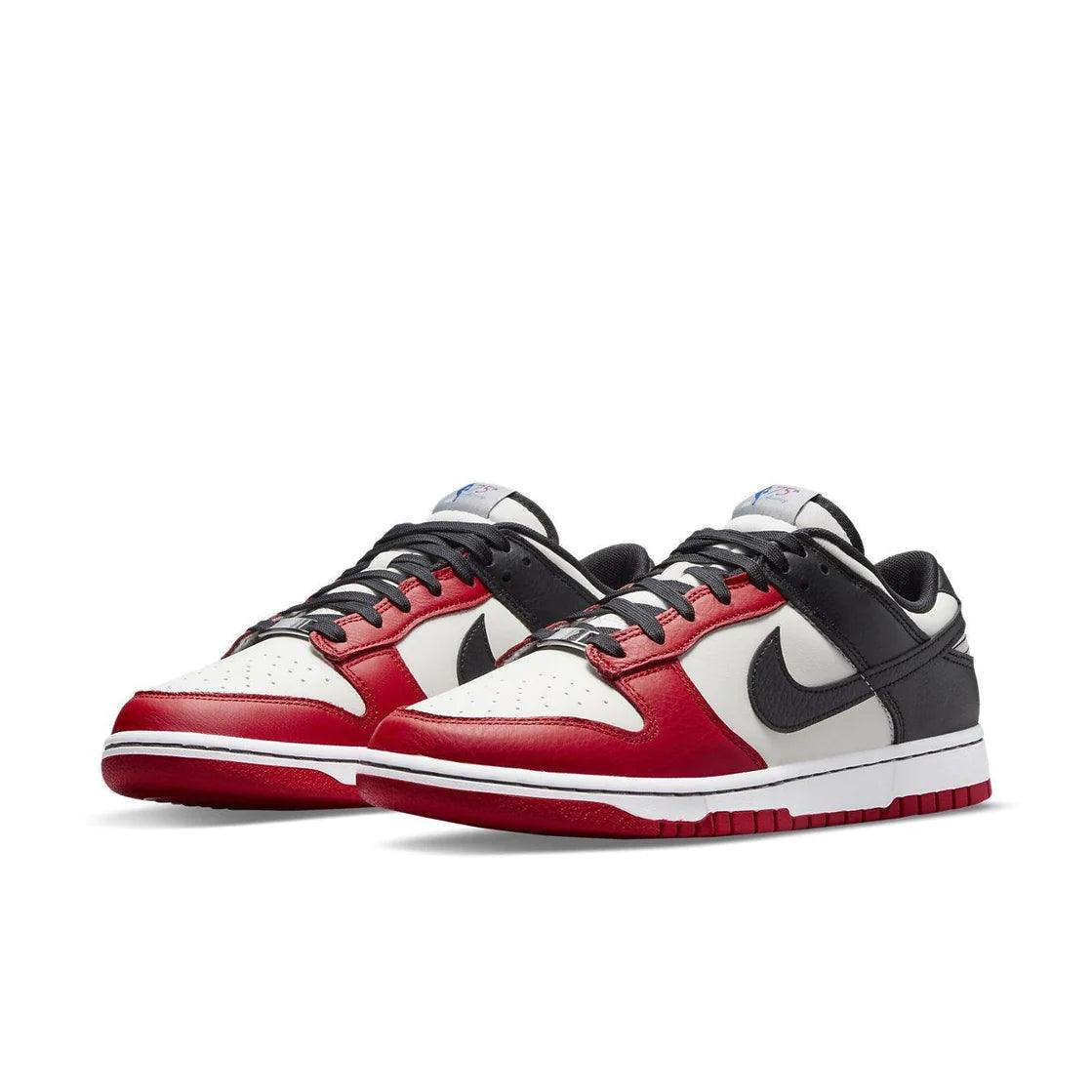 Nike Dunk Low EMB NBA Chicago - Madonnina Resell